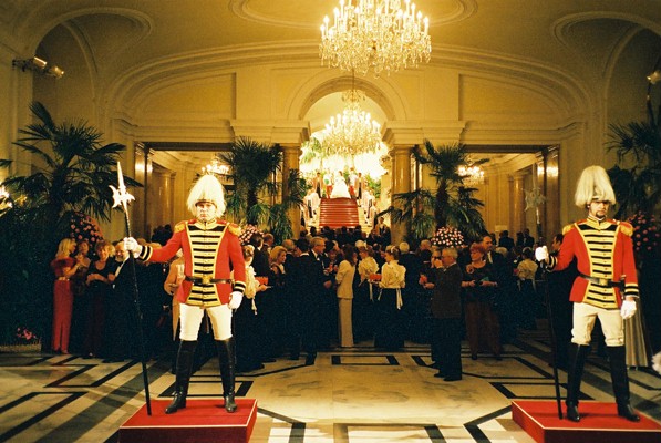 The "k.u.k." Trabanten Garde in the entrance hall - the "imperial couple" wait at the top of the stairs while we sup our cocktails